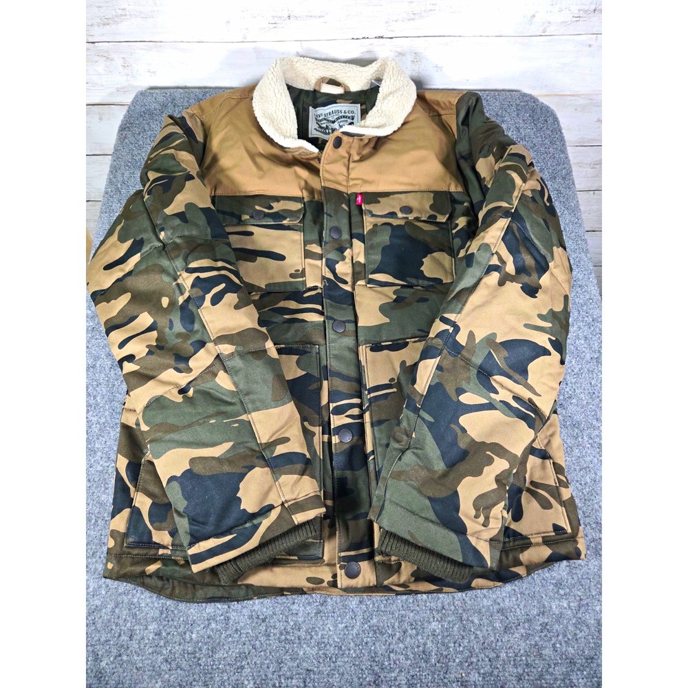 Levi's Men's S Camo Sherpa Collar Quilted Workwear Jacket LM8RP184